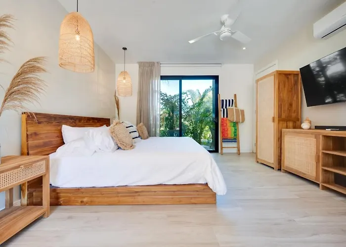 The #2 - Boutique In Flamingo - Level * Playa Flamingo